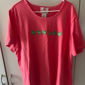 Quacker Factory Pink T-Shirt and matching capri pants with frog design